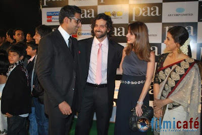 Paa Premier in shahrukh and gauri Photos