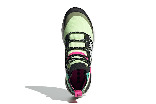 Adidas Boost Terrex đầy màu sắc
