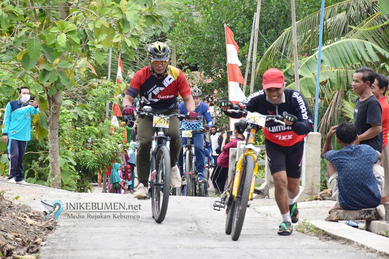 Ratusan Pesepeda Taklukkan Tanjakan Jemur Adventure Park Kebumen