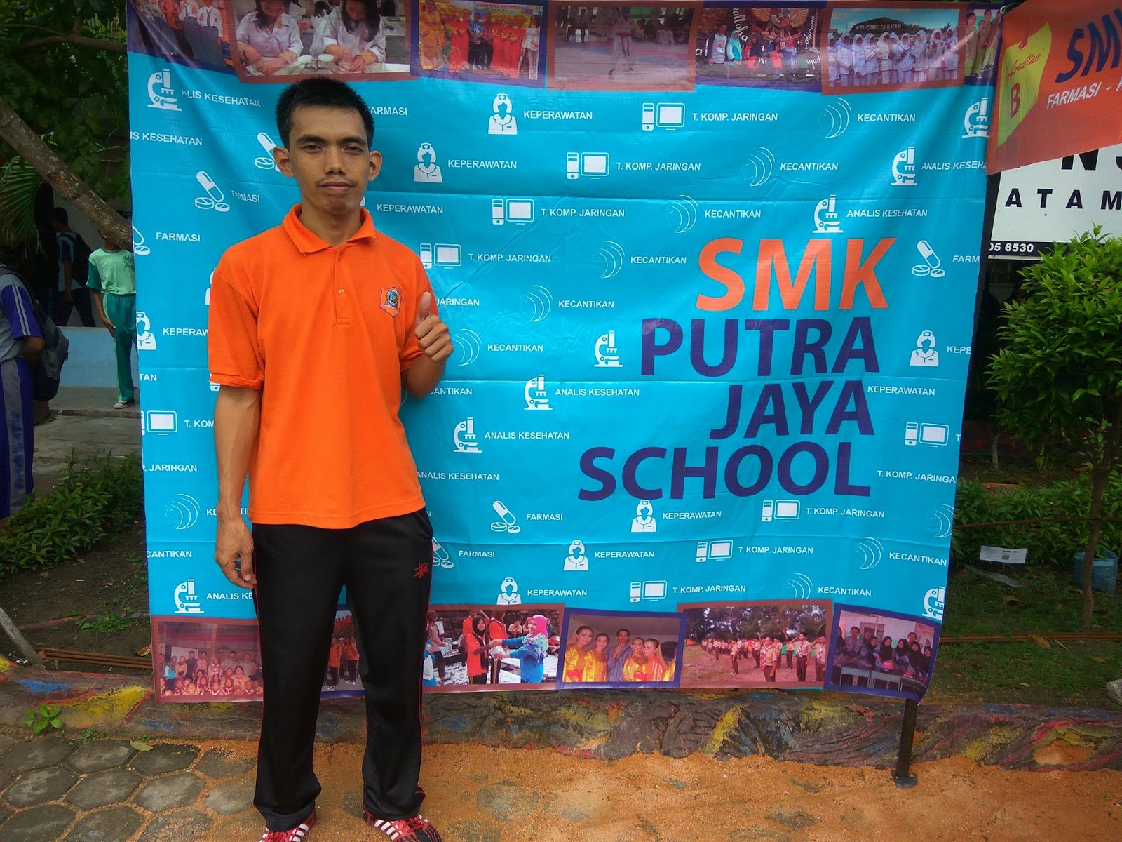 Sosialisasi SMK Putra Jaya School Batam dalam rangka lomba FUTSAL SMP Se KOTA BATAM Dalam sosialisasi ini SMK Putra Jaya School Batam juga mengadakan bakti