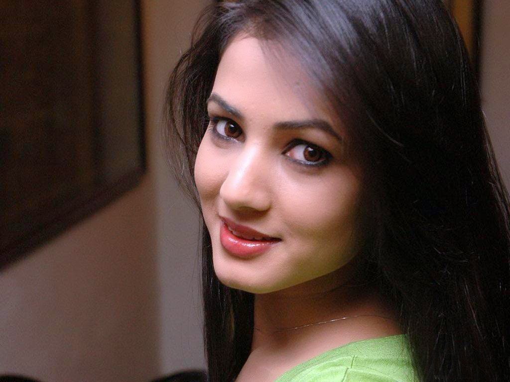 Wellcome To Bollywood HD Wallpapers: Sonal Chauhan 