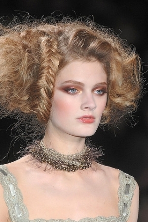 haircut 2011 : Runway Medium Hairstyle