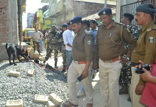 dog-helping-darbhanga-police