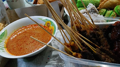 Sate Campur Dengan Puyuh Percik Menu Berbuka Puasa 