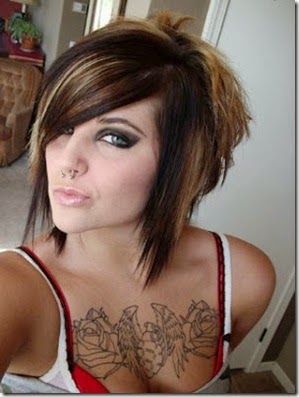 Tatoo Unik Di Dada Wanita (21)