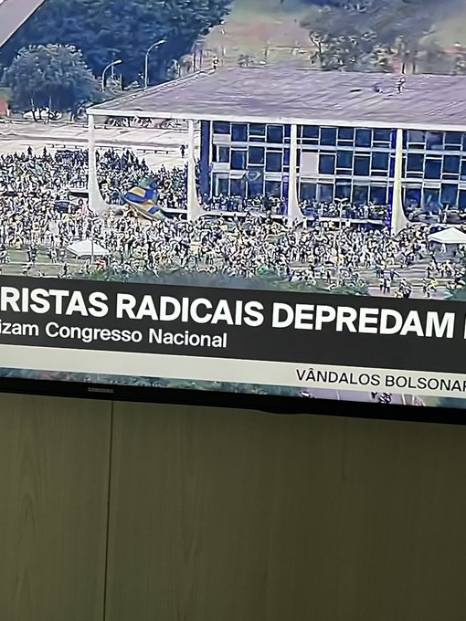 PROTESTO PARALISA A AL; DIRETOR ENVOLVIDO  - Bem Paraná