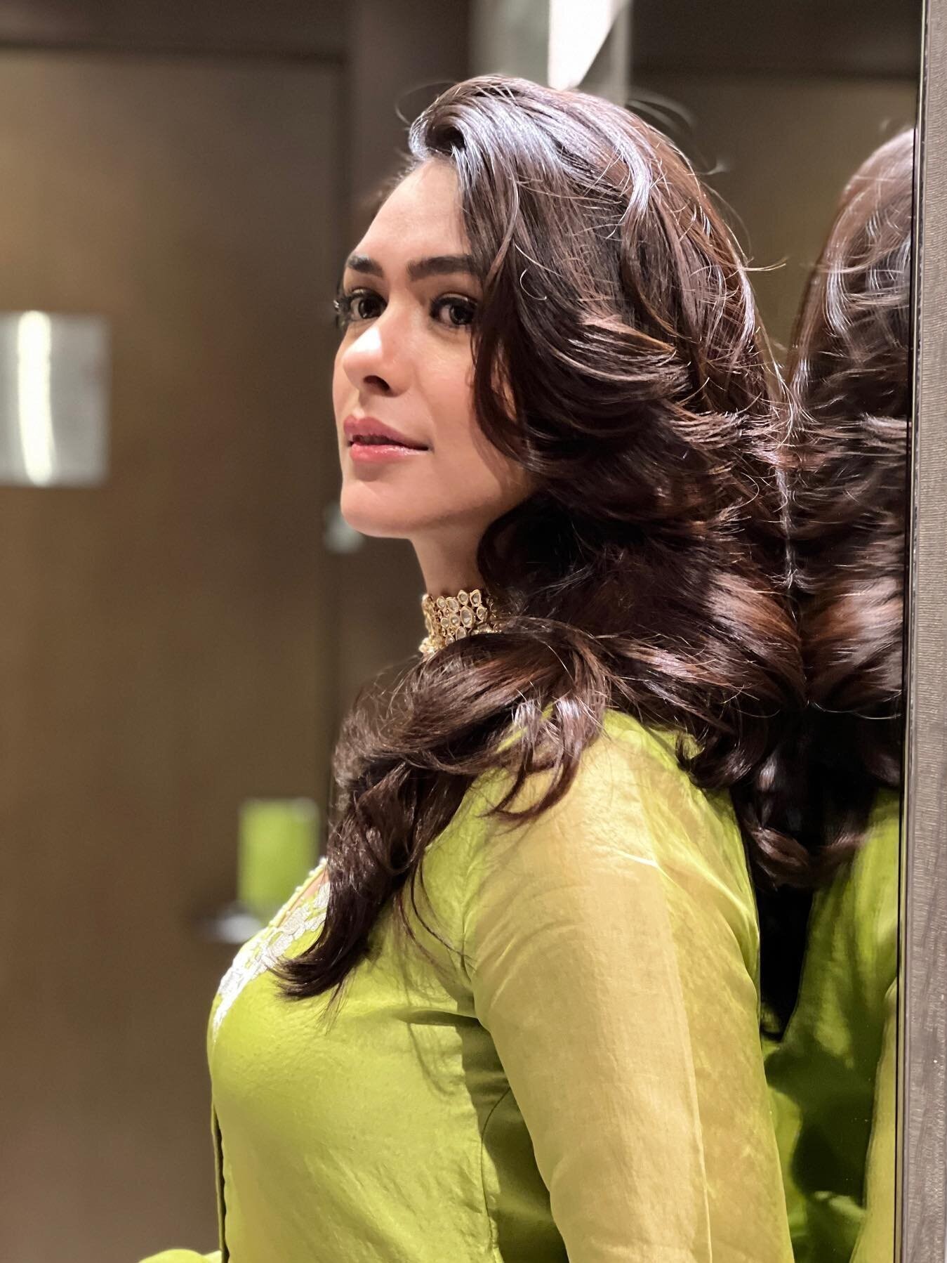 Mrunal%20Thakur%20Y%20(7).jpg