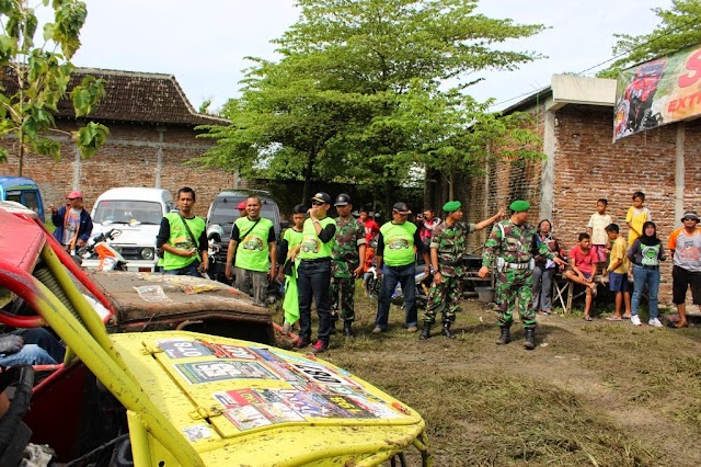 DANDIM 0726/SUKOHARJO BERANGKATKAN PESERTA OFF ROAD DI LAPANGAN DS. KEMASAN