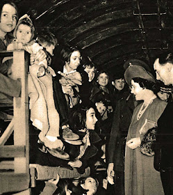 24 December 1940 worldwartwo.filminspector.com King Queen London shelter