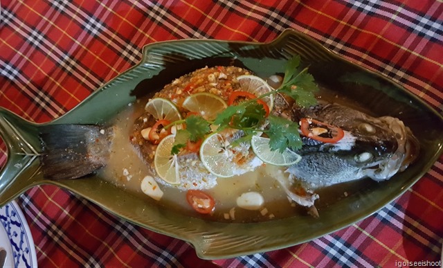 Steamed Sea Bass with lemon and garlic sauce. This dish was so good that we looked up the recipe and tried cooking this dish back home. We followed the restaurant and stuff a few sticks of lemon grass in the fish’s belly for fragrance.