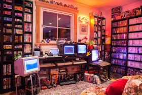 Habitación retro dedicada a los videojugos antiguos