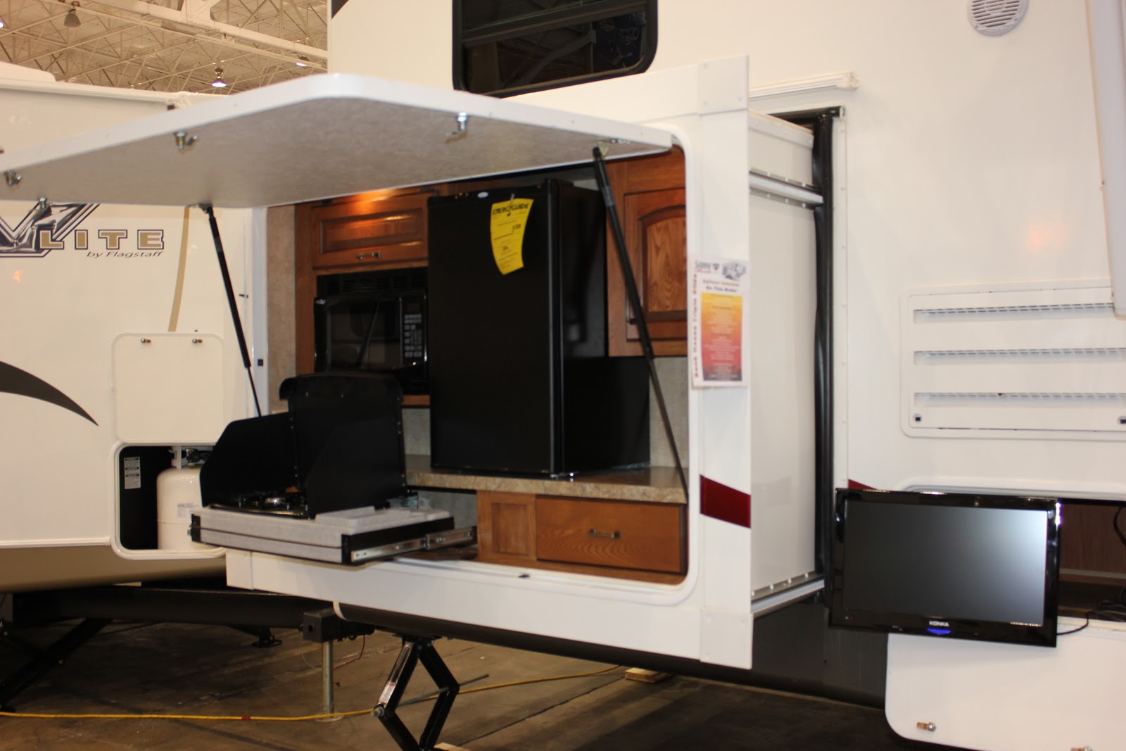 2012 Ohio RV Supershow: Outdoor Kitchens - Gr8LakesCamper