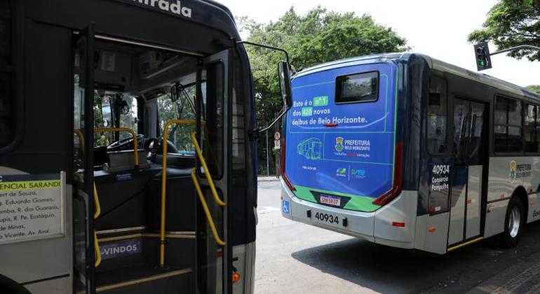 Usuários de ônibus terão mais veículos à disposição nos dias de