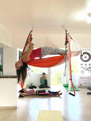 yoga aerien, yoga, air yoga, aeroyoga, fly, flying, pilates, fitness, mise en forme, sante, bienetre, medecine, sportif, sport, stage, formation, teacher training, enseigants