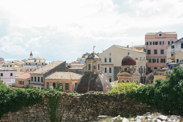 View of the city Kerkira from the walls of the New Fortress. Corfu. Вид на город Керкира со стен Новой Крепости. Корфу.