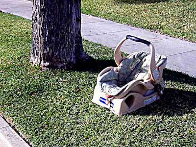 4 Baby Car Seat abandoned on a street in Pasadena CA