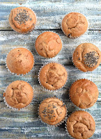 3-Ingredient Peanut Butter Banana Muffins are made with whole-grain pancake mix and have no-added sugar! They make a perfect breakfast or snack and are totally kid-friendly. www.nutritionistreviews.com #muffins #banana #peanutbutter #healthy #cleaneating #snack #pb #breakfast