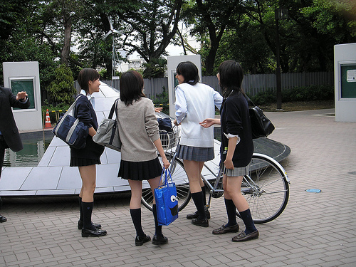 Kenapa Ya Wanita Jepang Pakek Rok Mini-Mini? - I.D.D.A.╚