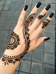 Simple henna Hand tattoo design trend collection 2017-2018