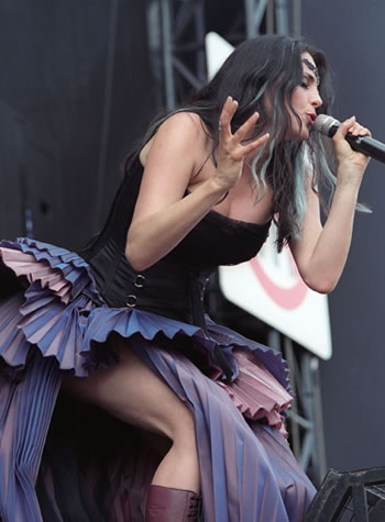 Sharon den Adel Pictures and Hairstyles
