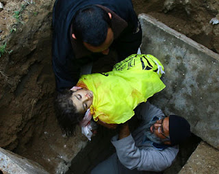 المحرقة الصهيونية في غزة افظع الجرائم بحق الابرياء