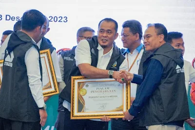 Pemko Medan Raih Penghargaan Sebagai Pemerintah Daerah Dengan Implementasi KKPD Terbaik 2023