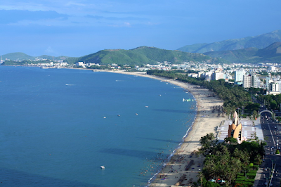 Bãi tắm Nha Trang địa điểm nên đến khi du lịch Nha Trang