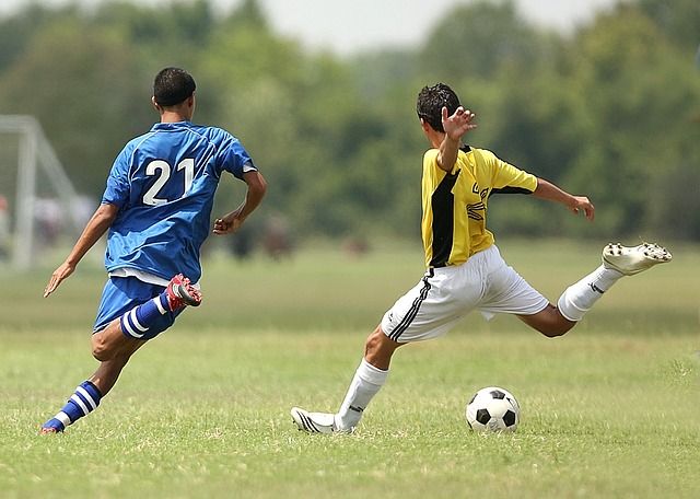 低学年でも遠くへ飛ばせるロングキックの練習方法 陸トトのジュニアサッカートレーニング日記