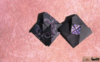 Busta quadrata origami per biglietto d'auguri 4