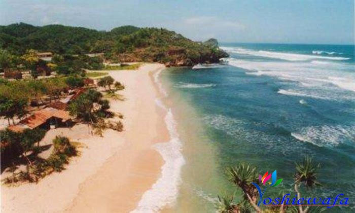 Pantai Drini dan Pulau Karang di  Jogja yang Tenang 