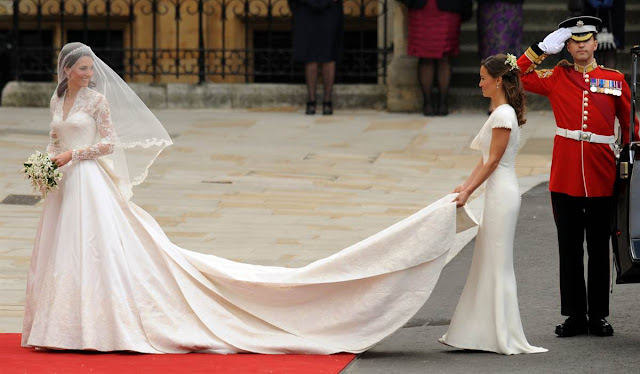 william and kate wedding invitation. william kate wedding dress.