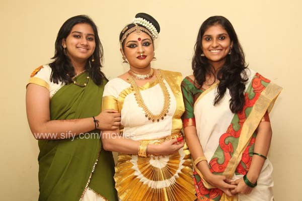 Actor Jayaram family exclusive photos.http://rkwebdirectory.com