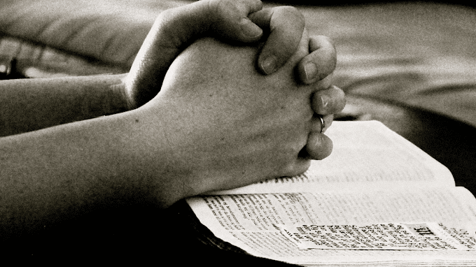 Explorando o poder da oração: Entendendo seu significado e propósito
