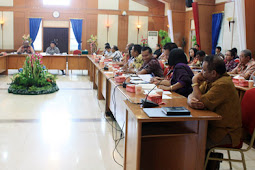 Antisipasi Harga Barang Pasca Kenaikan  Bahan Bakar Minyak, Tim Terpadu Inflasi Daerah (TPID) Provinsi Papua Gelar Rapat