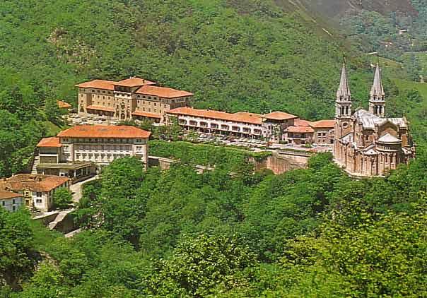Covadonga,hoteles,visitas,fotos.