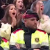 Συγκλονιστικό βίντεο: Καταλανοί αστυνομικοί ξεσπούν σε κλάματα από το όργιο βίας [βίντεο]