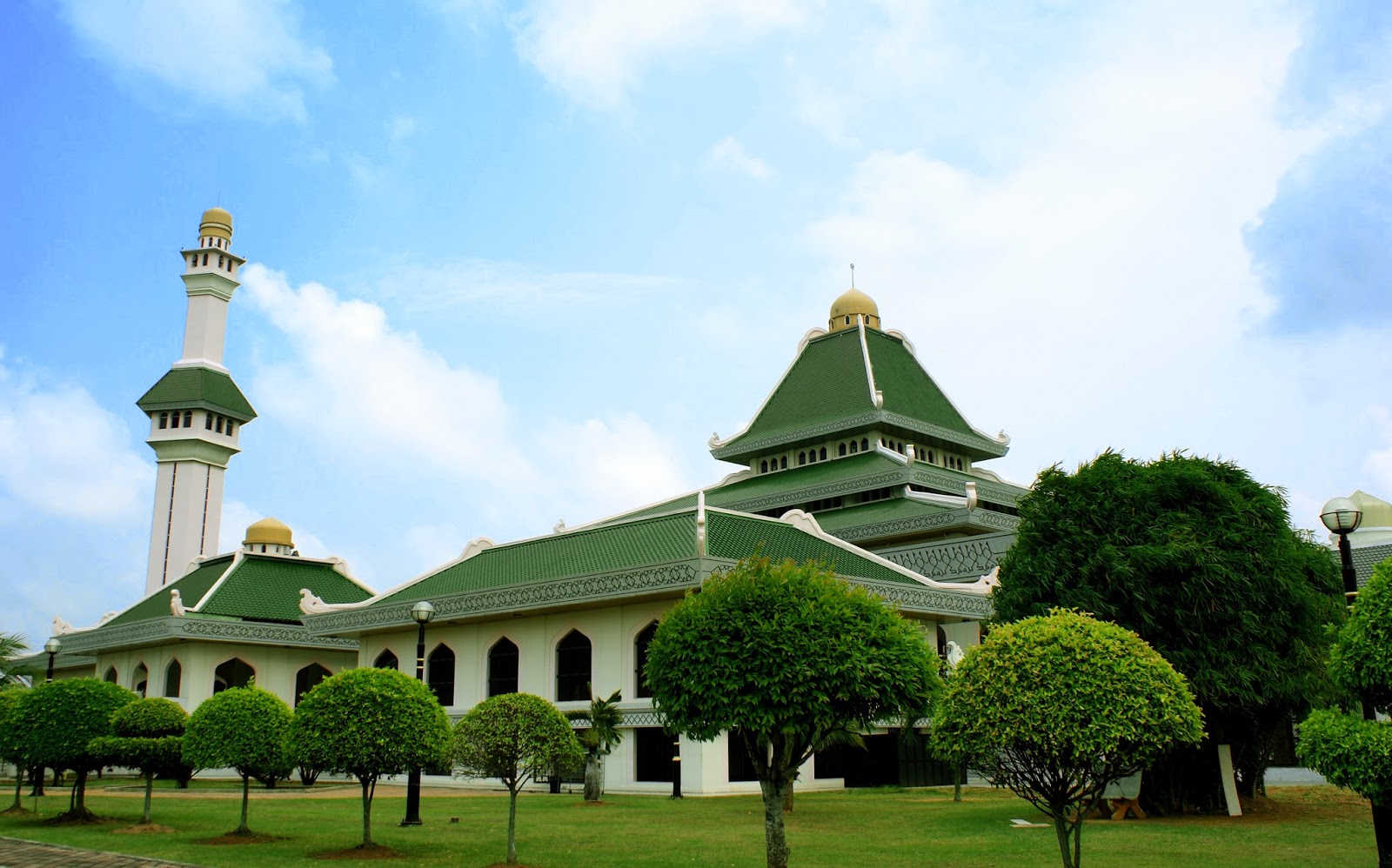 POTO Travel & Tours: Gambar Masjid Yang Indah di Malaysia!
