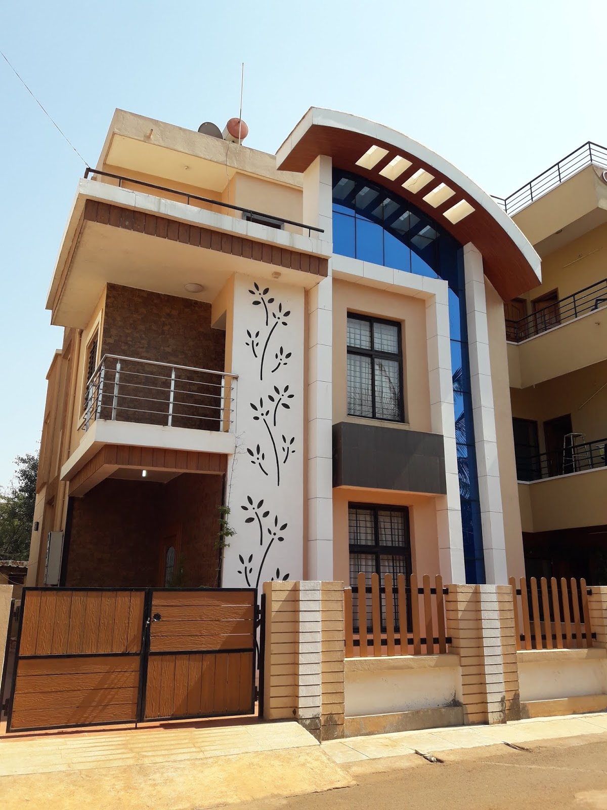  900  square  feet  duplex  house  front elevation design 