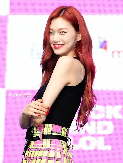 Rambut Merah Doyeon Weki Meki