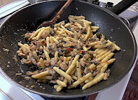 Pasta con sarde al vino bianco