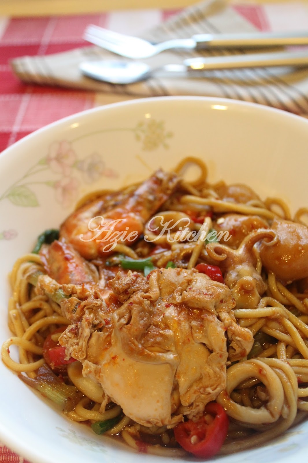 Mee Hailam Yang Sedaaapp - Azie Kitchen