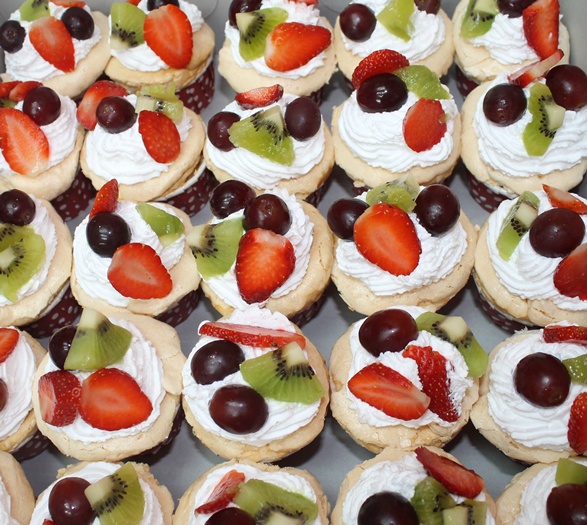 Pavlova in Cuppies