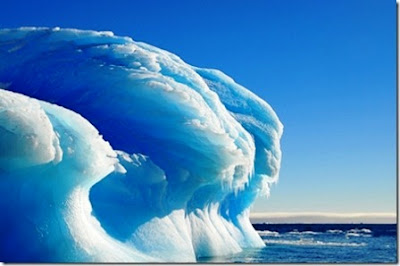 olas congeladas en la Antártida.