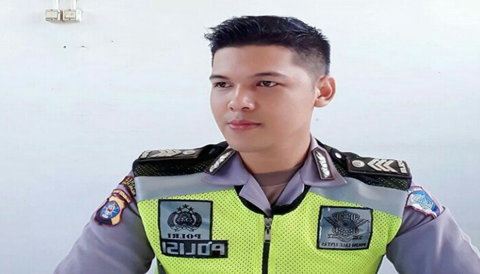 Foto Polisi Ganteng  Lagi heboh di dunia Maya