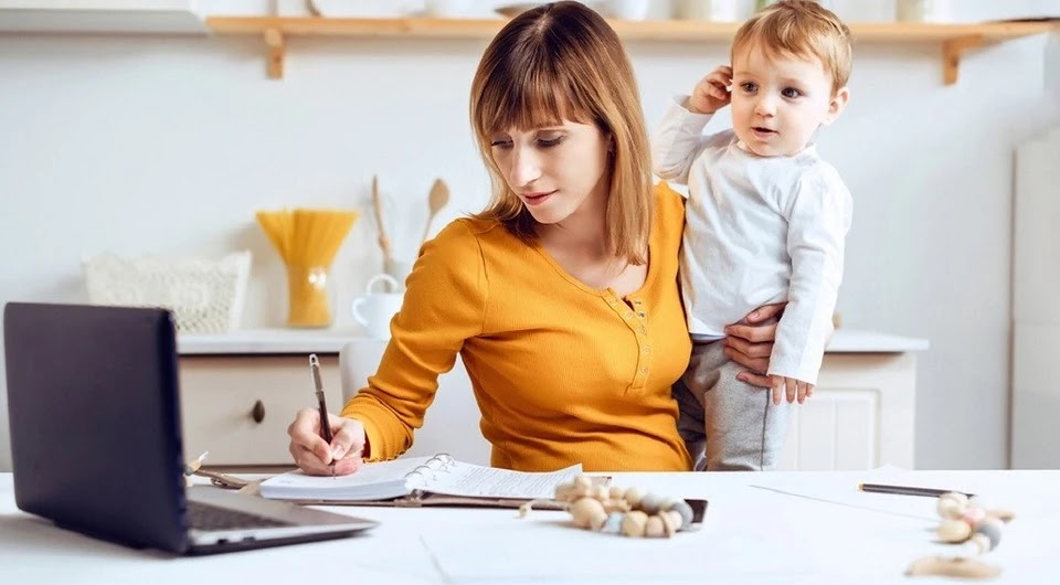 How to get out of maternity leave - useful tips from career experts