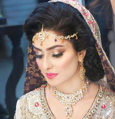 Aiza Khan Wallpapers & Biography