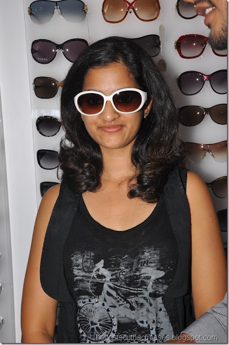 Nandita Hot Pics in Sunglasses 1