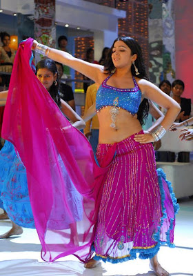 tollywood-actress-charmi-in-blouse-still-navel-show-photos+123actressphotosgallery.com