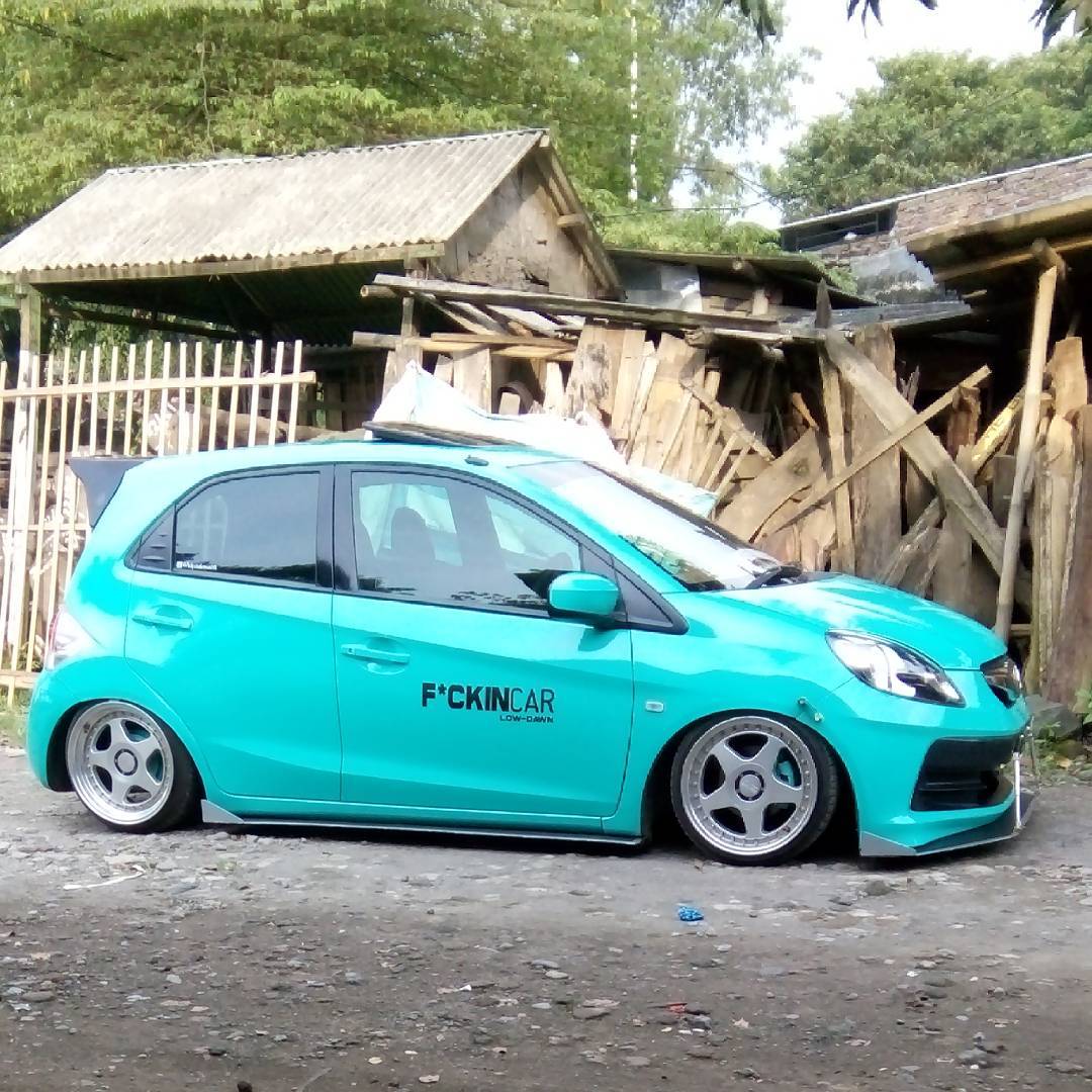 Gambar Modifikasi Mobil Brio Hijau Sobat Modifikasi