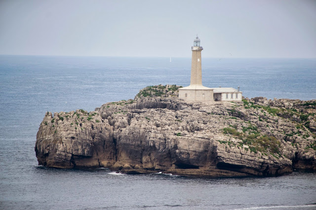 Resultado de imagen de FARO ISLA DE MOURO santander